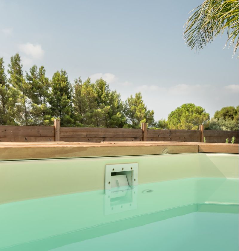 PISCINE-BOIS-MONTANA-SPR-5.62X3.52-H-1.24-LUXE